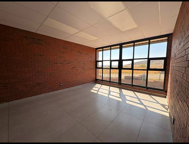 900M² WAREHOUSE TO LET IN CHLOORKOP